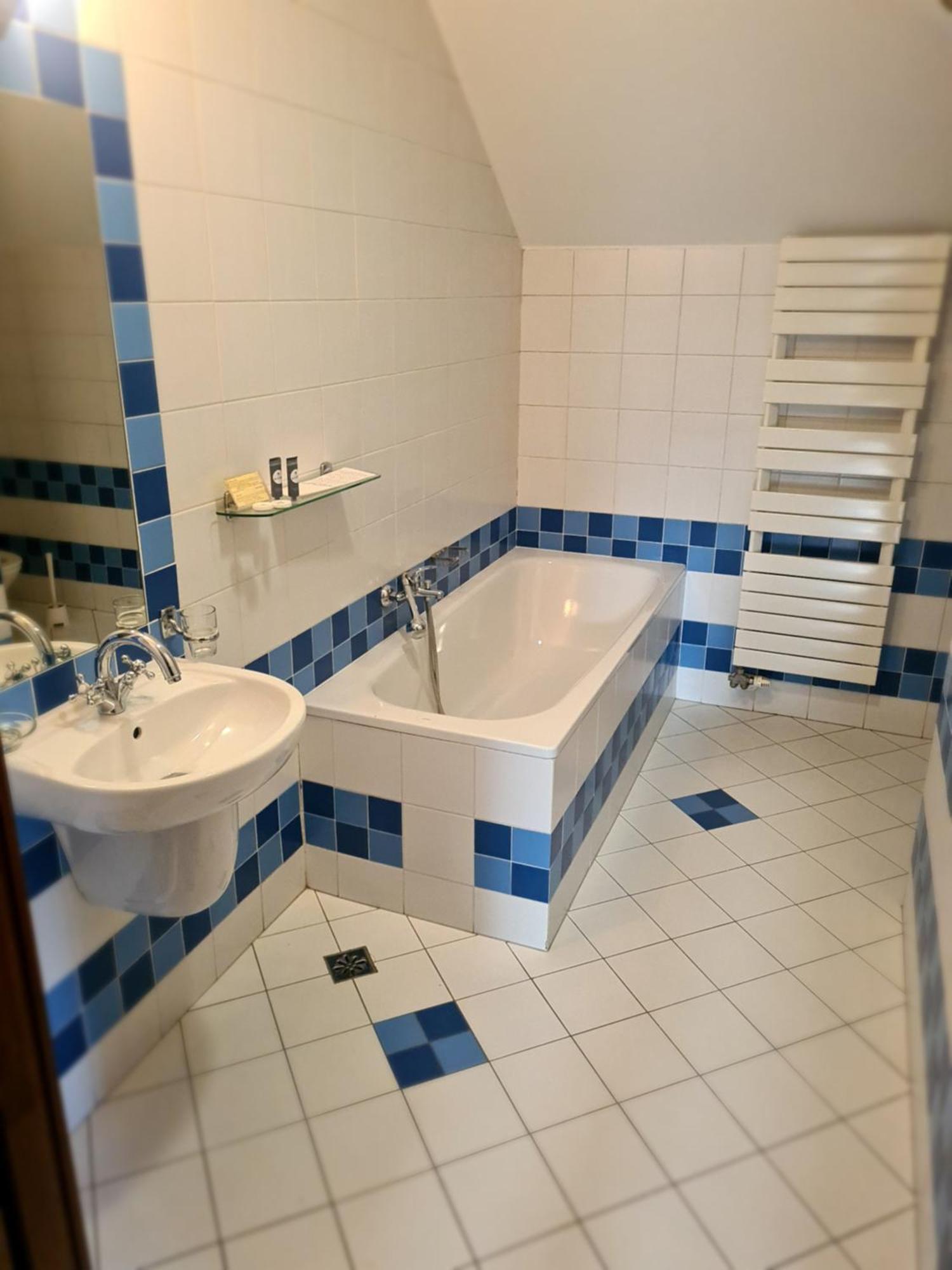 Apart Hotel Sutoris Bochnia Zewnętrze zdjęcie