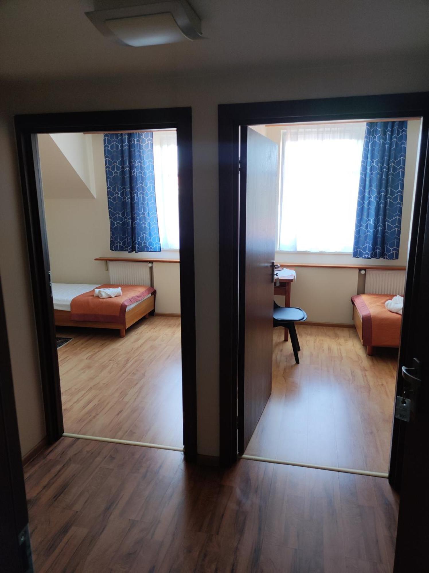 Apart Hotel Sutoris Bochnia Zewnętrze zdjęcie